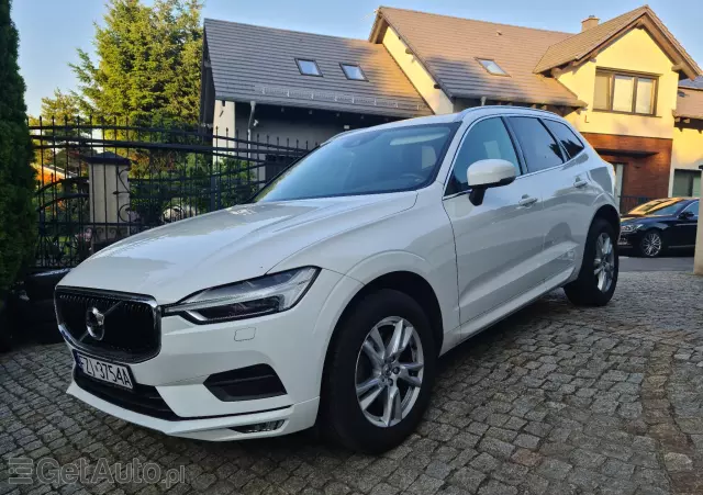 VOLVO XC 60 Momentum