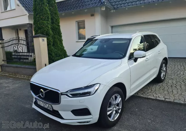 VOLVO XC 60 Momentum