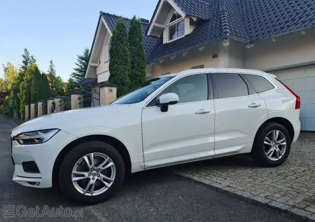 VOLVO XC 60 Momentum