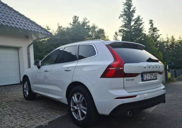 VOLVO XC 60 Momentum