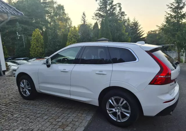 VOLVO XC 60 Momentum