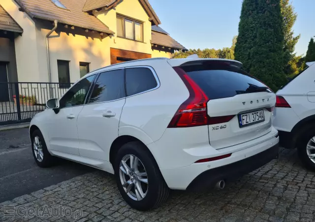 VOLVO XC 60 Momentum