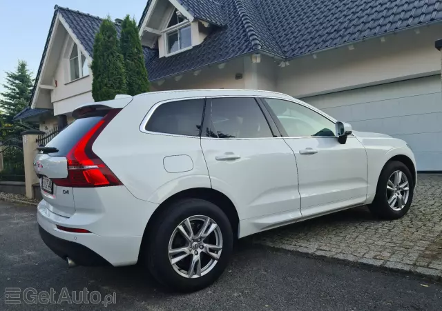 VOLVO XC 60 Momentum