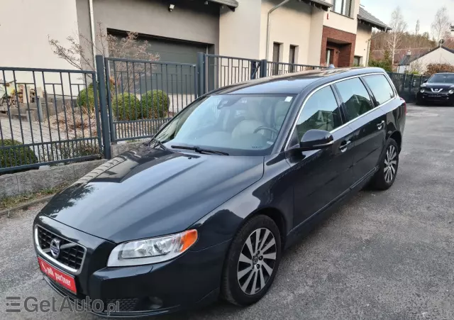 VOLVO V70 Momentum