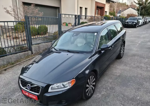 VOLVO V70 Momentum