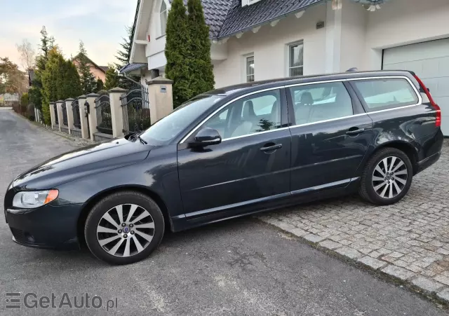 VOLVO V70 Momentum