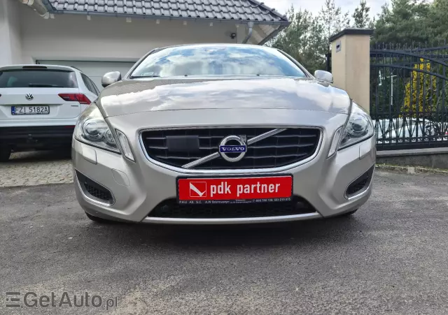 VOLVO S60 Momentum