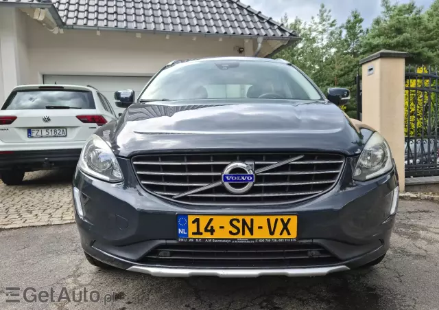 VOLVO XC 60 Momentum