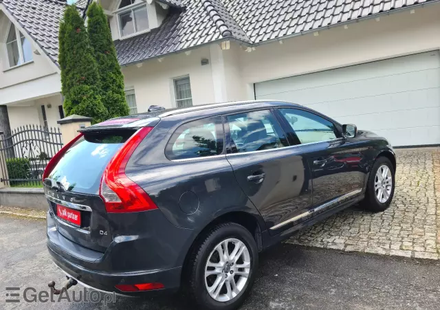 VOLVO XC 60 Momentum