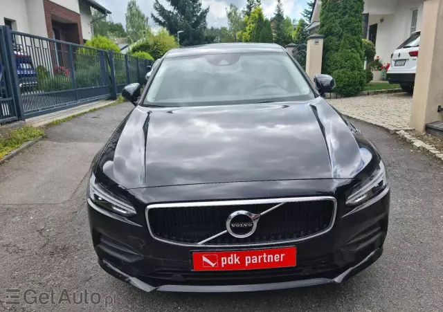 VOLVO S90 Momentum