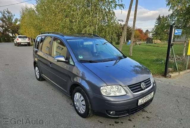 VOLKSWAGEN Touran 