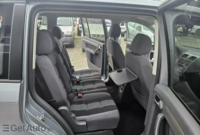 VOLKSWAGEN Touran 