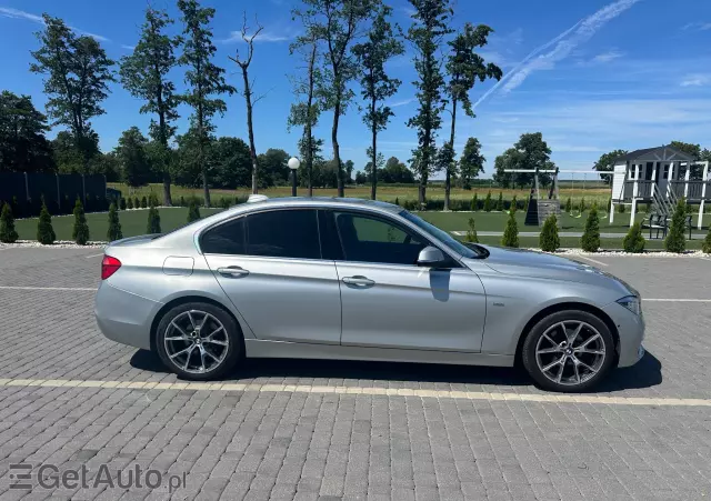 BMW Seria 3 Luxury Line