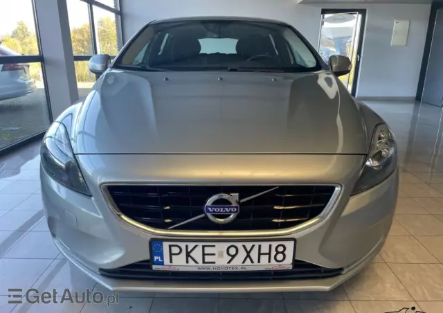 VOLVO V40 Momentum