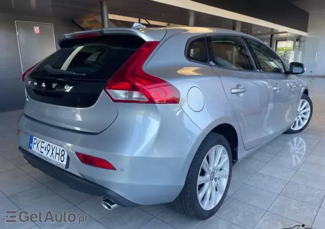 VOLVO V40 Momentum