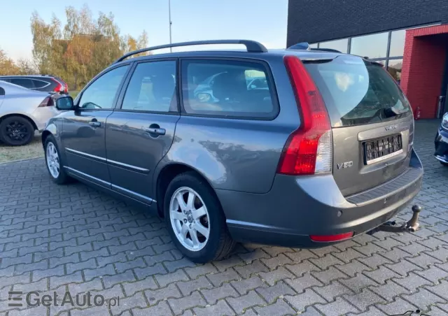 VOLVO V50 Summum