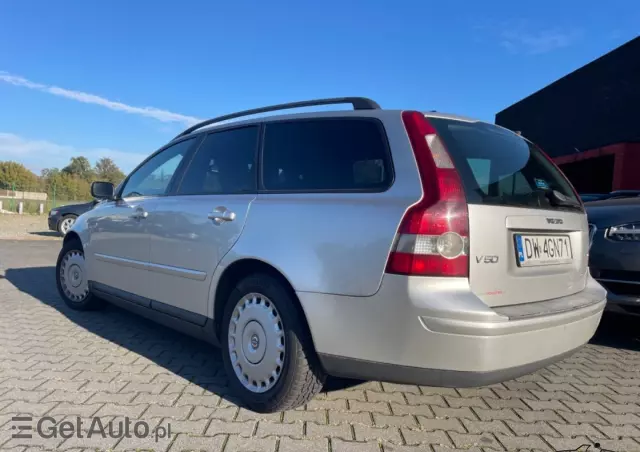 VOLVO V50 Momentum