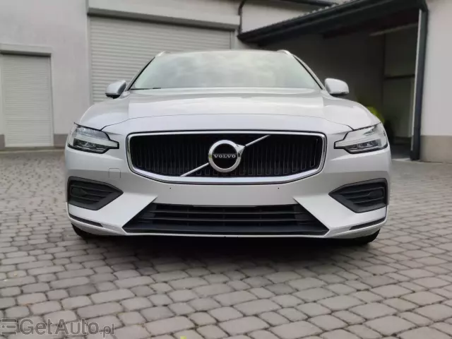 VOLVO V60 Momentum Pro