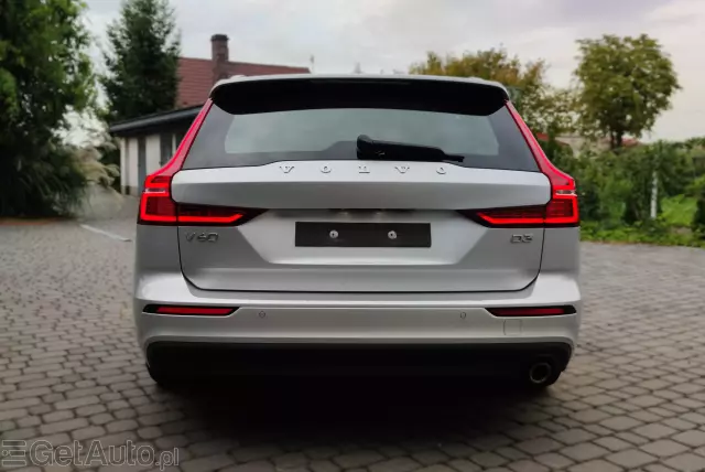 VOLVO V60 Momentum Pro