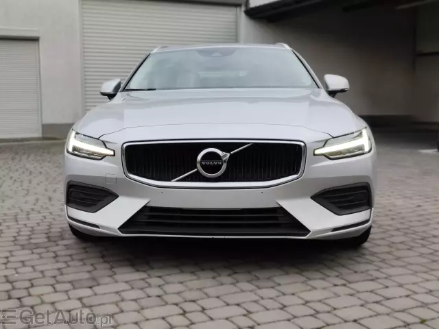 VOLVO V60 Momentum Pro