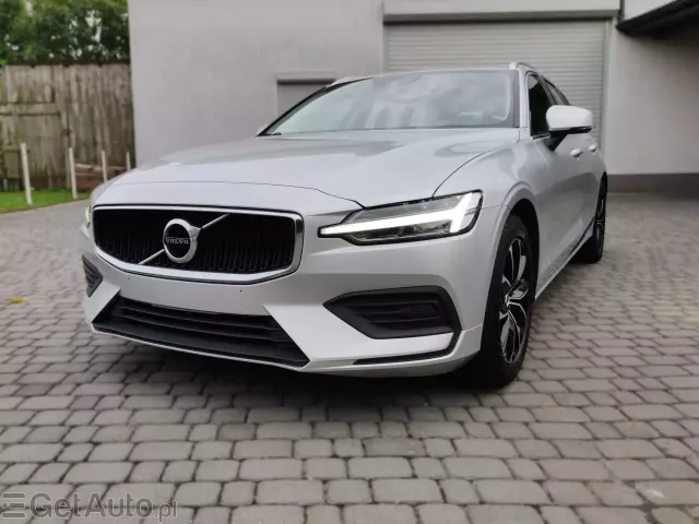 VOLVO V60 Momentum Pro