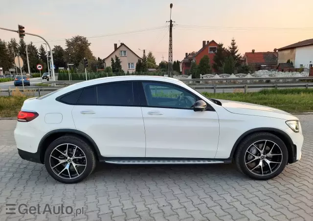 MERCEDES-BENZ GLC 4Matic 9G-TRONIC AMG Line