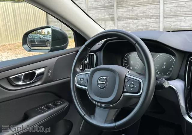 VOLVO V60 Momentum Getr