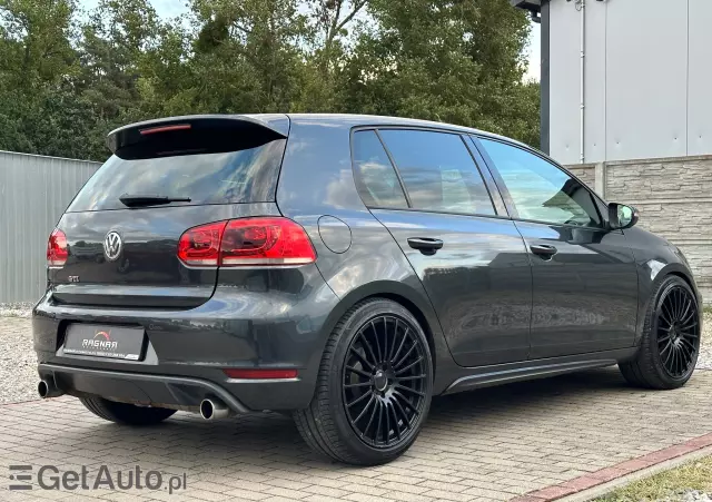 VOLKSWAGEN Golf GTI DSG