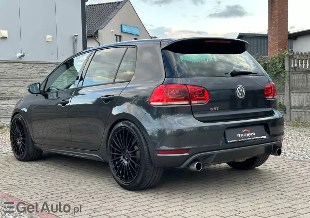 VOLKSWAGEN Golf GTI DSG