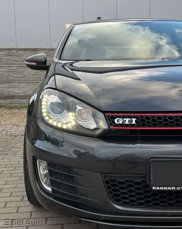 VOLKSWAGEN Golf GTI DSG