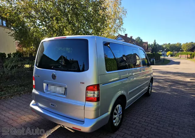 VOLKSWAGEN Multivan Highline