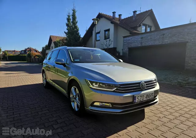 VOLKSWAGEN Passat Highline DSG