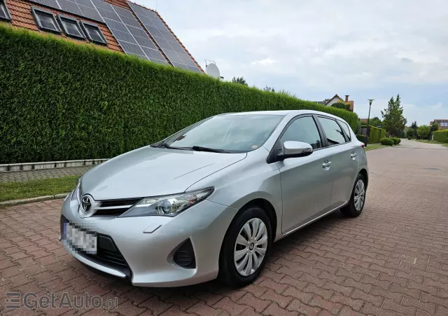 TOYOTA Auris Active