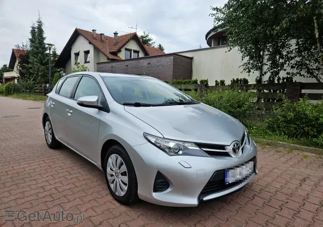 TOYOTA Auris Active