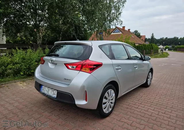 TOYOTA Auris Active