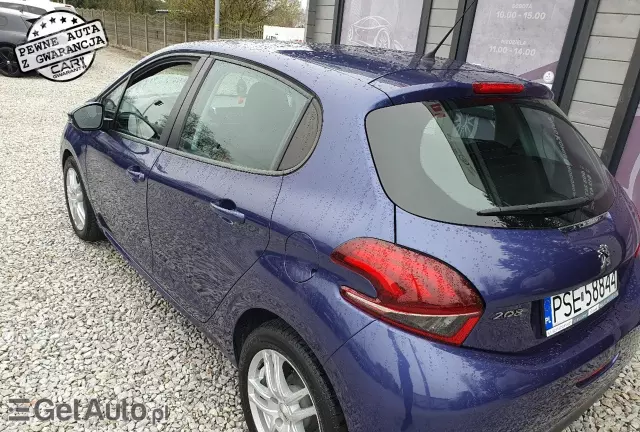 PEUGEOT 208 