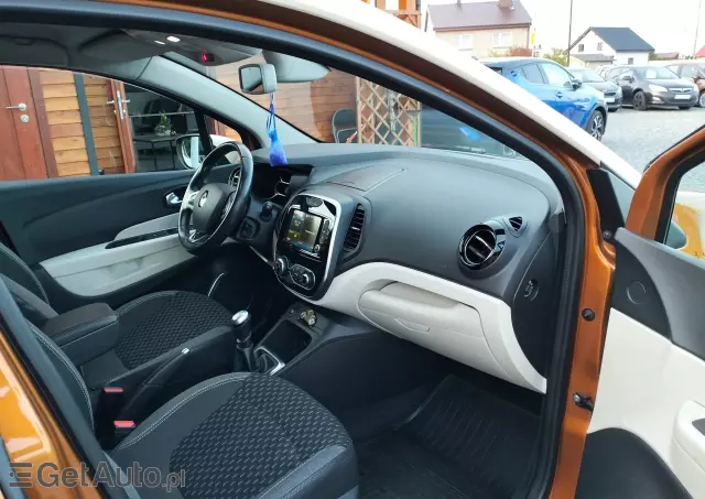 RENAULT Captur Initiale Paris