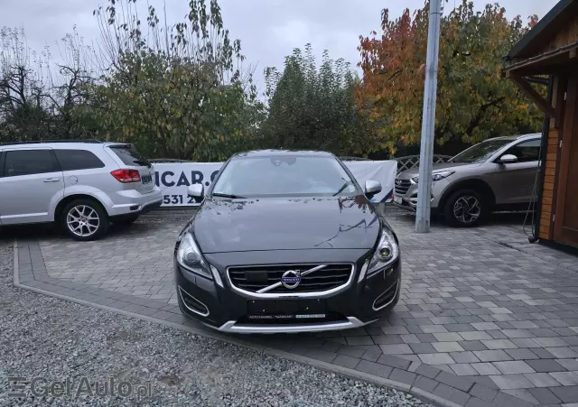 VOLVO S60 Momentum