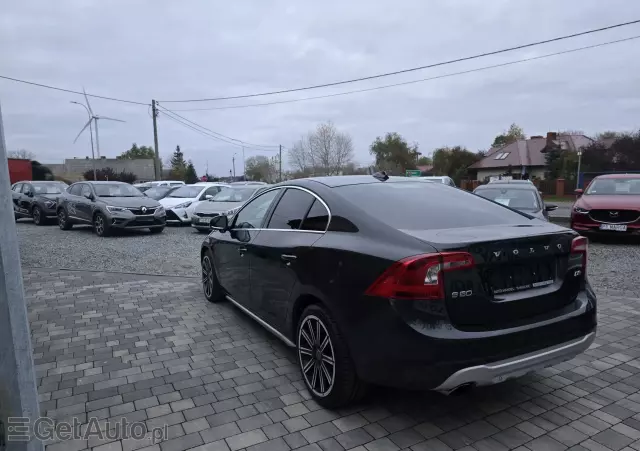 VOLVO S60 Momentum