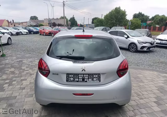 PEUGEOT 208 