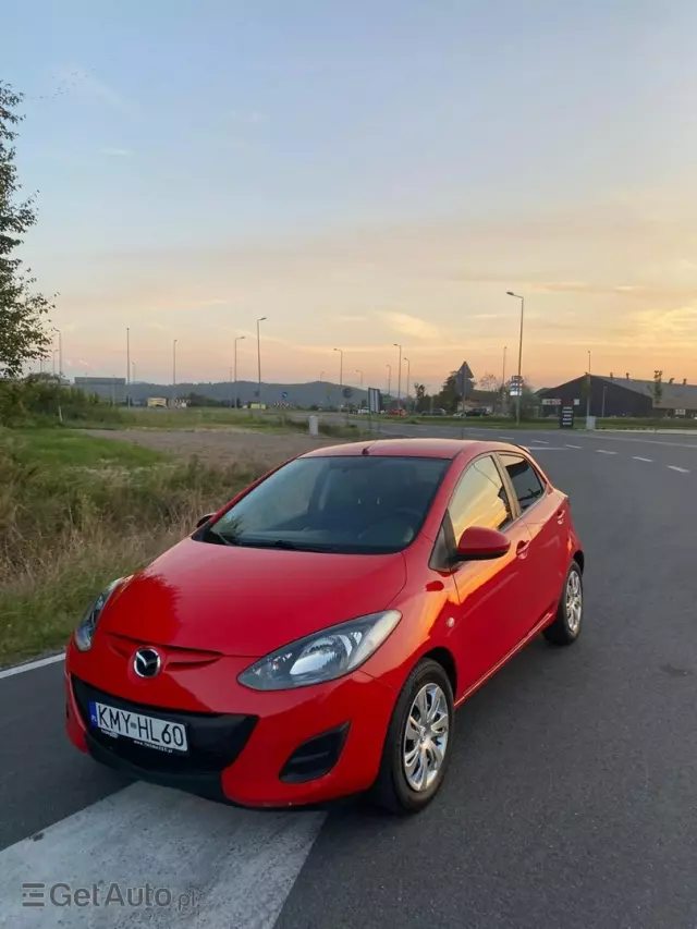 MAZDA 2 