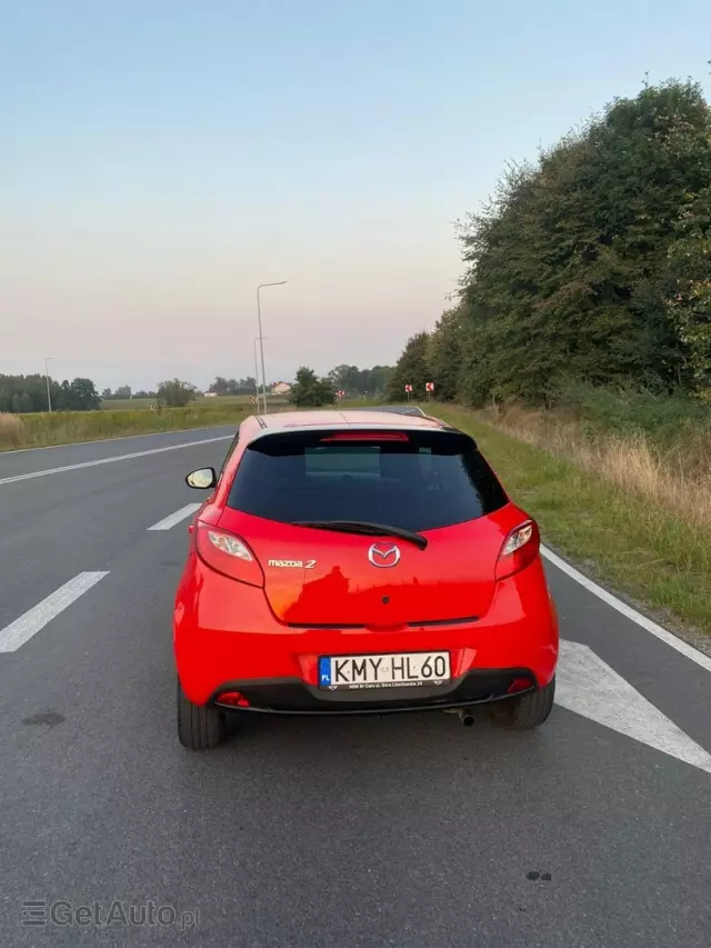 MAZDA 2 