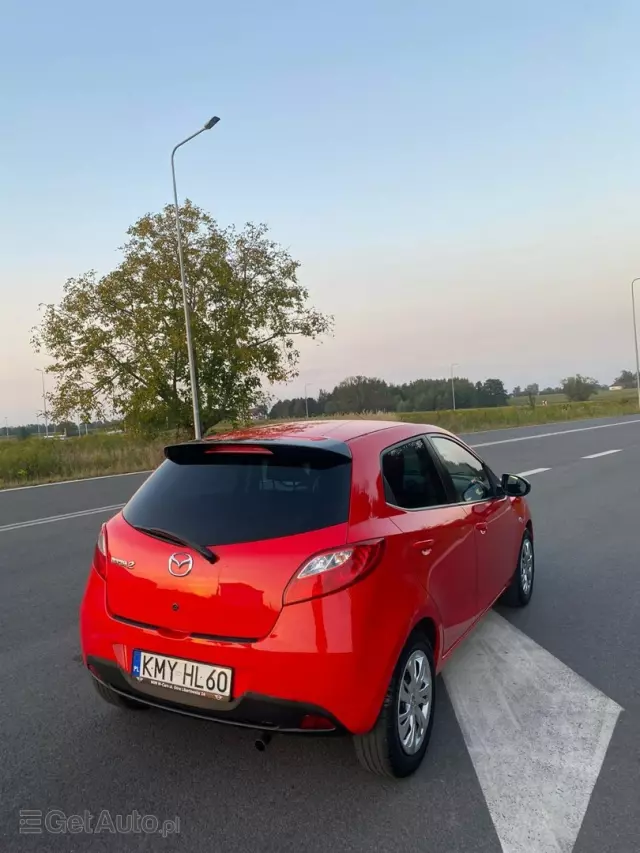 MAZDA 2 