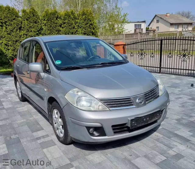 NISSAN Tiida 