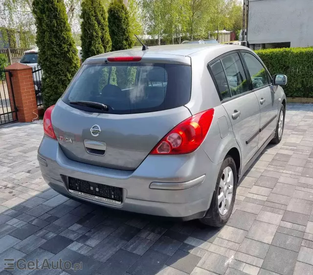 NISSAN Tiida 