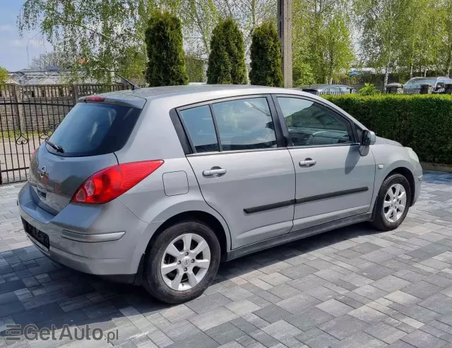 NISSAN Tiida 