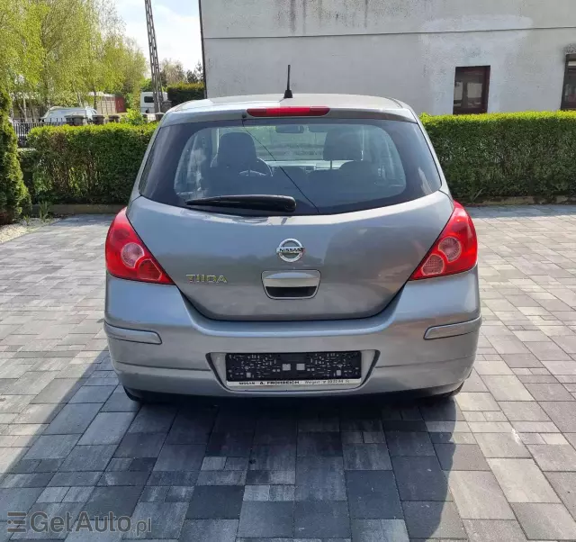 NISSAN Tiida 