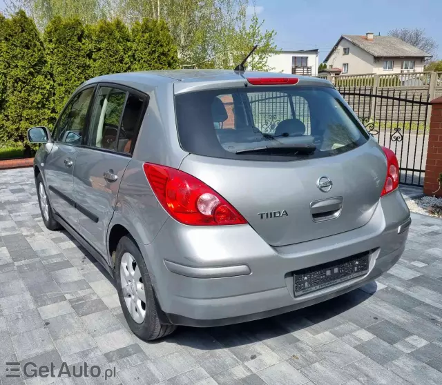 NISSAN Tiida 