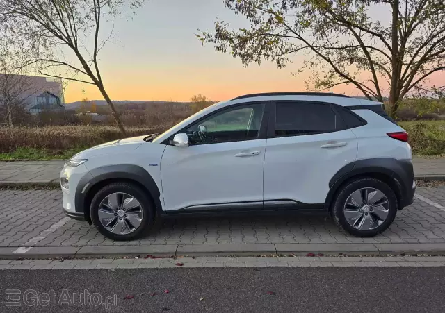 HYUNDAI Kona Premium