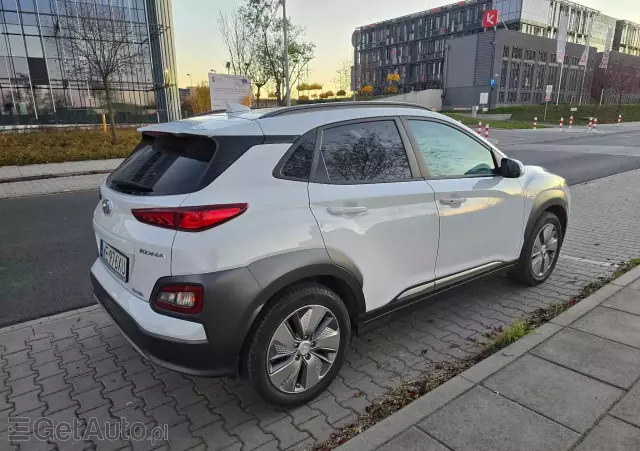 HYUNDAI Kona Premium